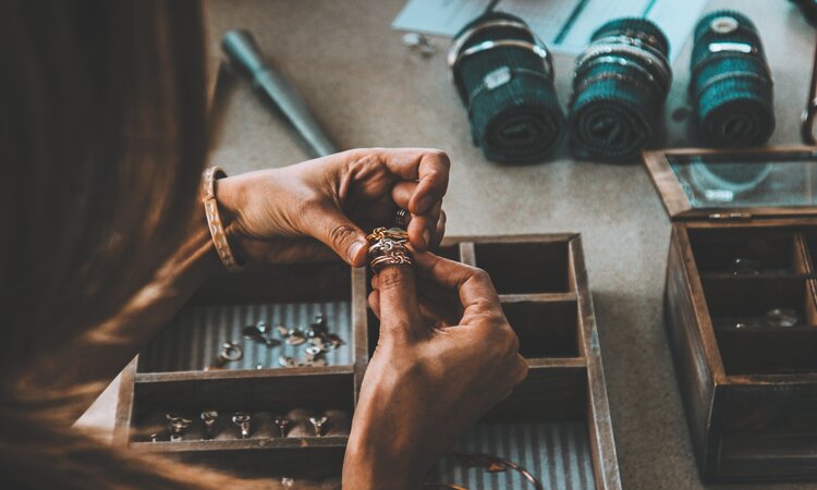 A Step By Step Guide To Packing Jewelry A Step By Step Guide To Packing Jewelry